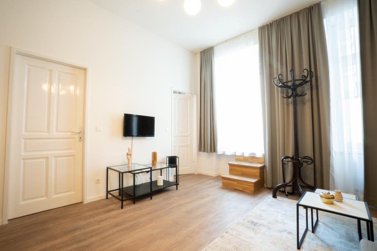 Spacious Apartment With Huge Shared Terrace And Grill Located Between City Centre And Donau River Viena Exterior foto