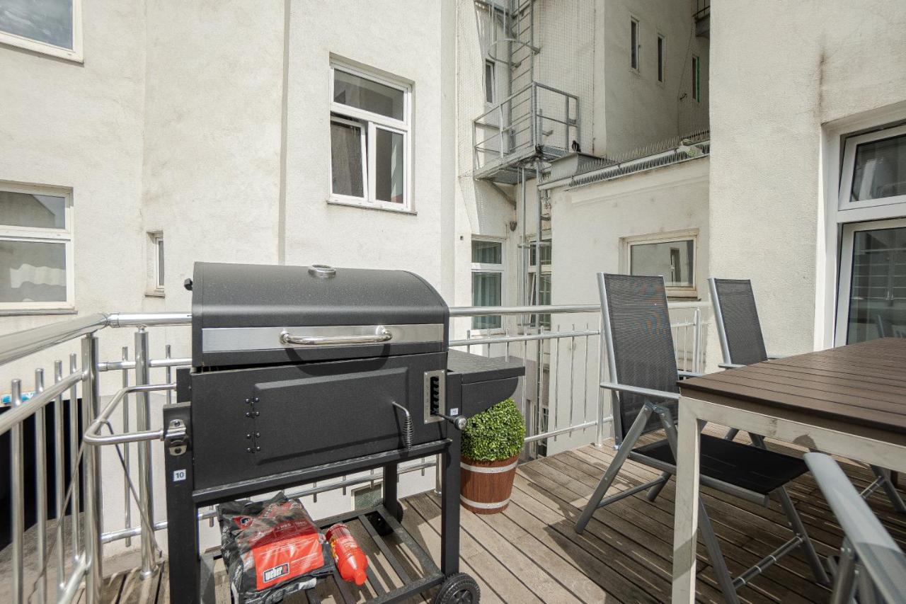 Spacious Apartment With Huge Shared Terrace And Grill Located Between City Centre And Donau River Viena Exterior foto